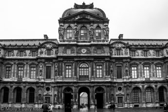 Black and white image of the Louvre
